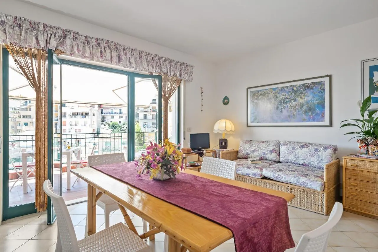 Taormina Comfortable Apartment With Terrace 0*,  Italien
