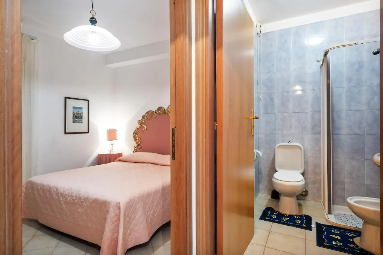 Taormina Comfortable Apartment With Terrace Italien