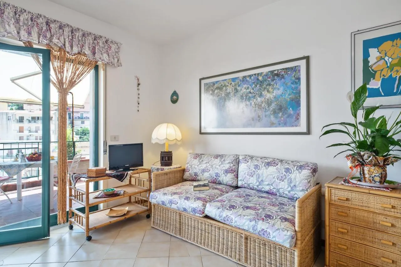 Taormina Comfortable Apartment With Terrace